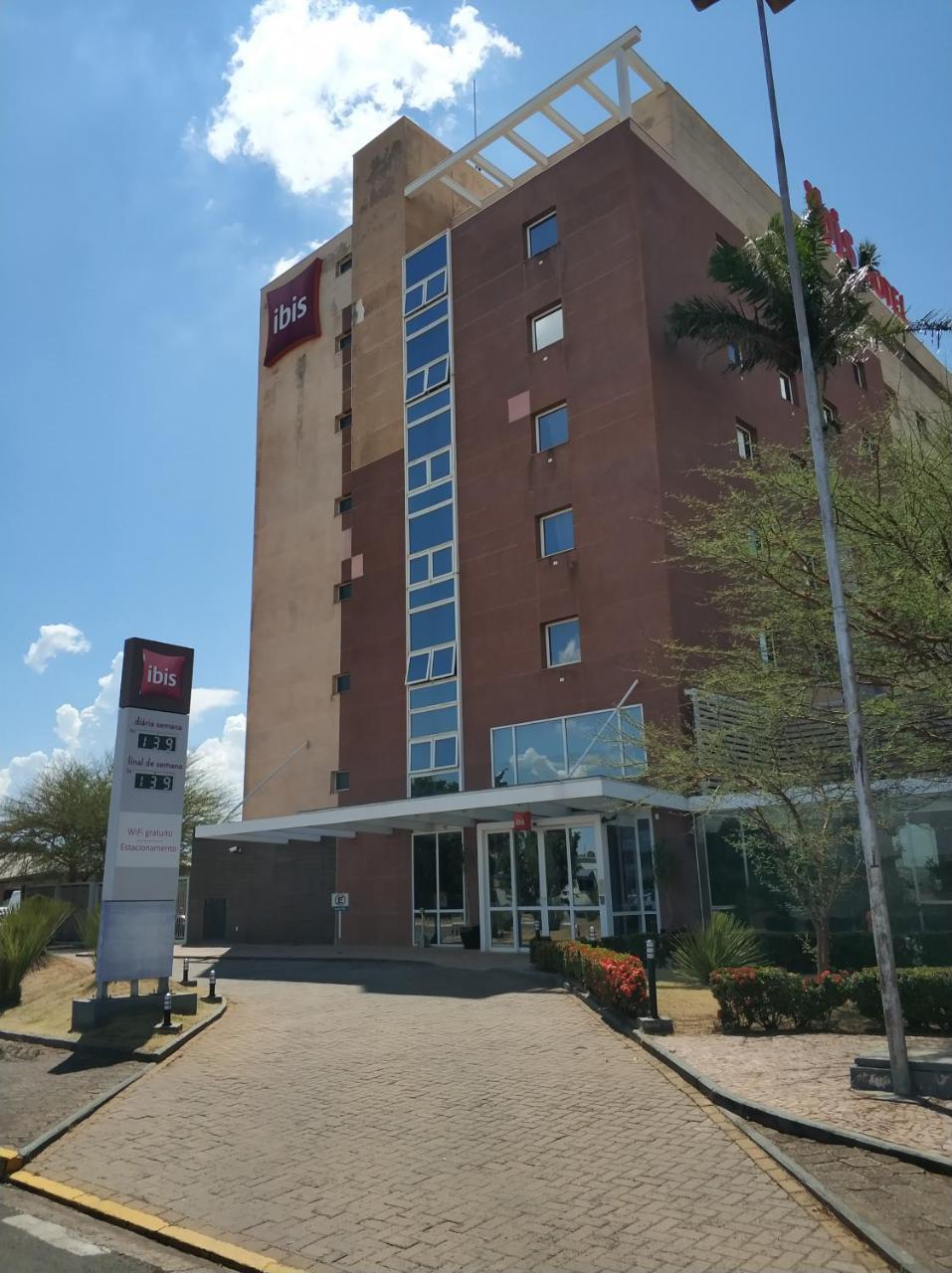 Hotel Ibis Lins Dış mekan fotoğraf